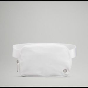 Lululemon- Everywhere Belt Bag- White